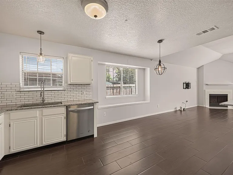22619 Old Church Ln — Photo 17
