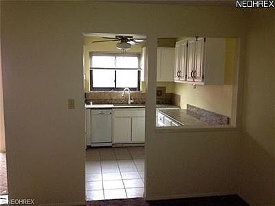 4th image of 24615 Clareshire Dr APT 102