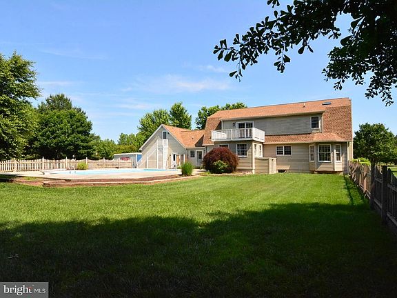 3rd image of 28347 Johnson Ln
