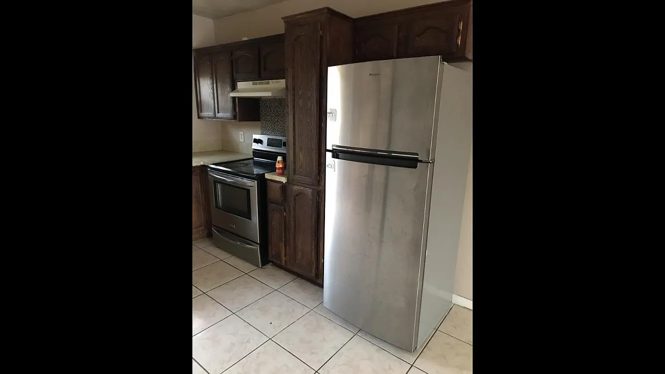 2 bed, 750 sqft, $650 — Photo 2
