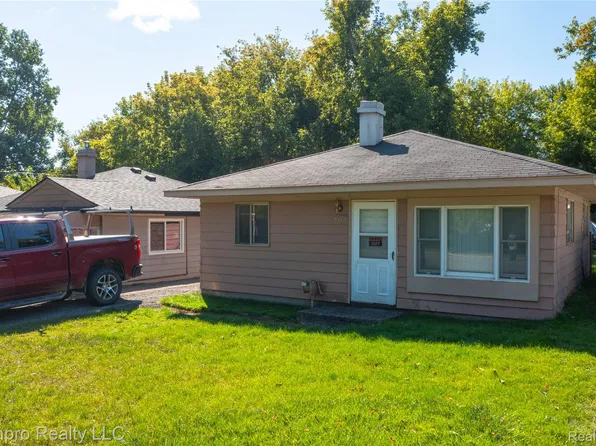 205 W Sheffield Ave, Pontiac, MI 48340