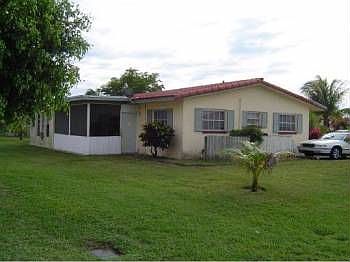 5th image of 4337 NW 76th Ave