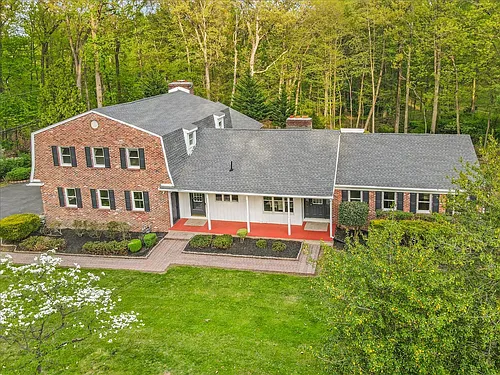 1674 High Point Ln Photo 1