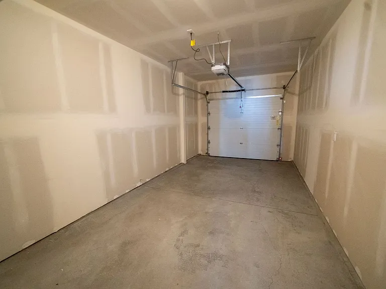 612 Mesa Canyon Ln #G — Photo 18