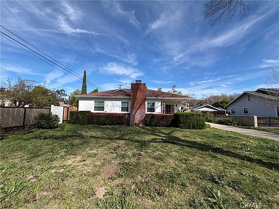 2nd image of 720 Orchid Dr
