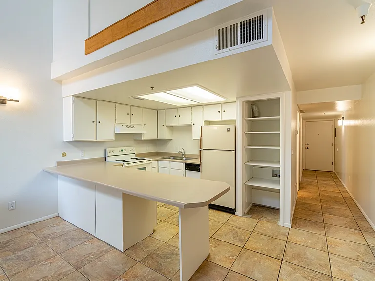 1487 Woodside Ave #206B — Photo 3