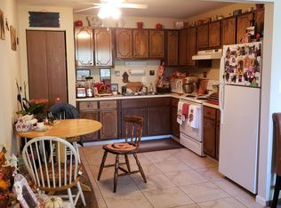 417 N 3rd St APT 101, Elburn, IL 60119