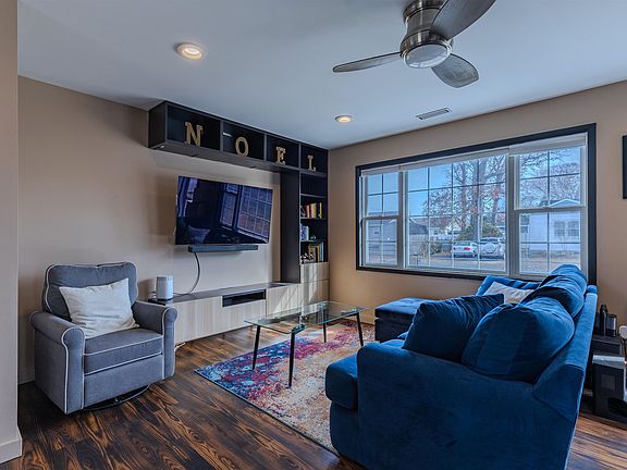 3rd image of 87 Rose Ln