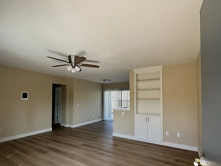 Portofino Apartments — Photo 25
