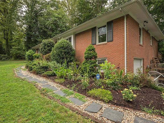 3rd image of 6500 Glyndon Ln