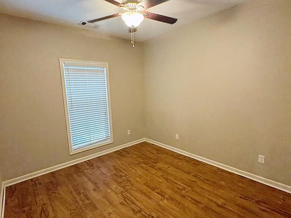 3rd image of 106 Willow Way #106