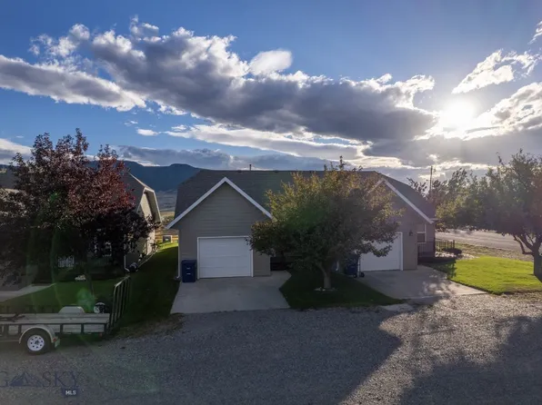 529 N 14th St APT B, Livingston, MT 59047