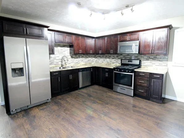 1151 Frost Circle Dr, Xenia, OH 45385