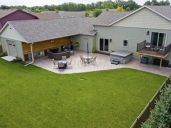 2nd image of 2310 Meadow Ln