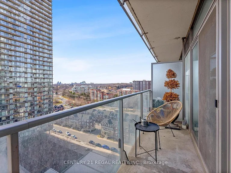103 The Queensway #1307 — Photo 28