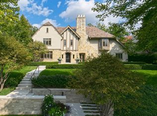 2619 E Lake Of The Isles Pkwy, Minneapolis, MN 55408