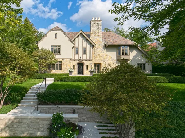 2619 E Lake Of The Isles Pkwy, Minneapolis, MN 55408