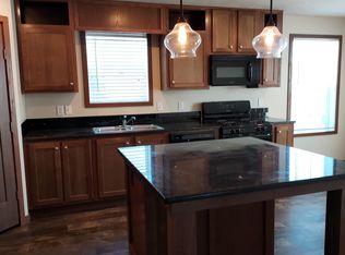 6225 Imperial Dr, Fenton, MI 48430