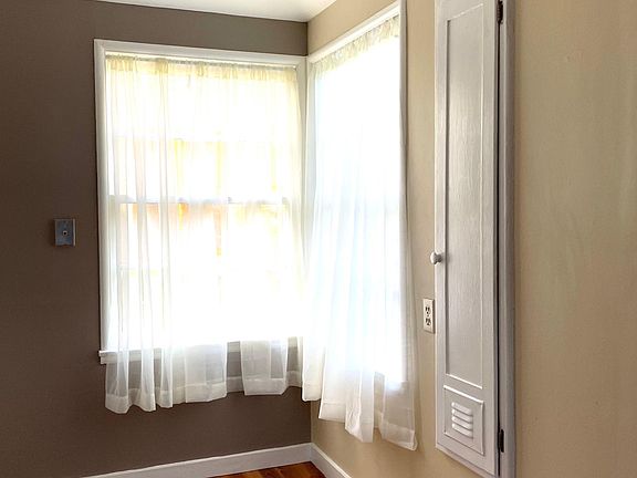 dining nook (view from living room)