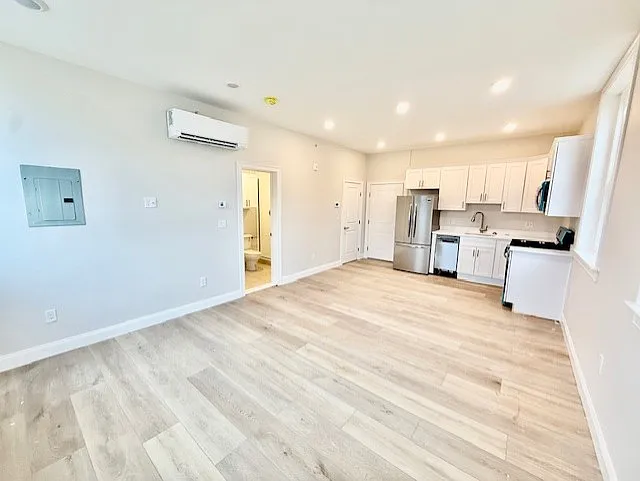 220 Winthrop St #201 — Photo 7