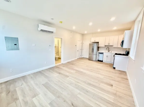 220 Winthrop St, Winthrop, MA