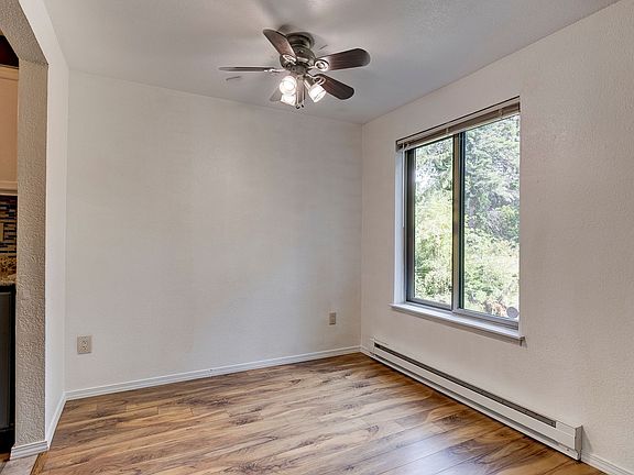 4th image of 91 SE 11th Ave APT 102