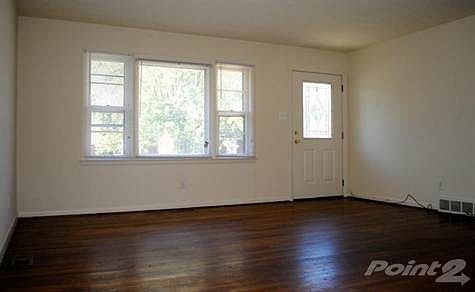 2nd image of 1914 Greenleaf Dr