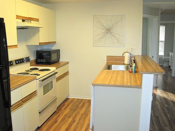 5th image of 100 Pheasant Meadow Dr #12