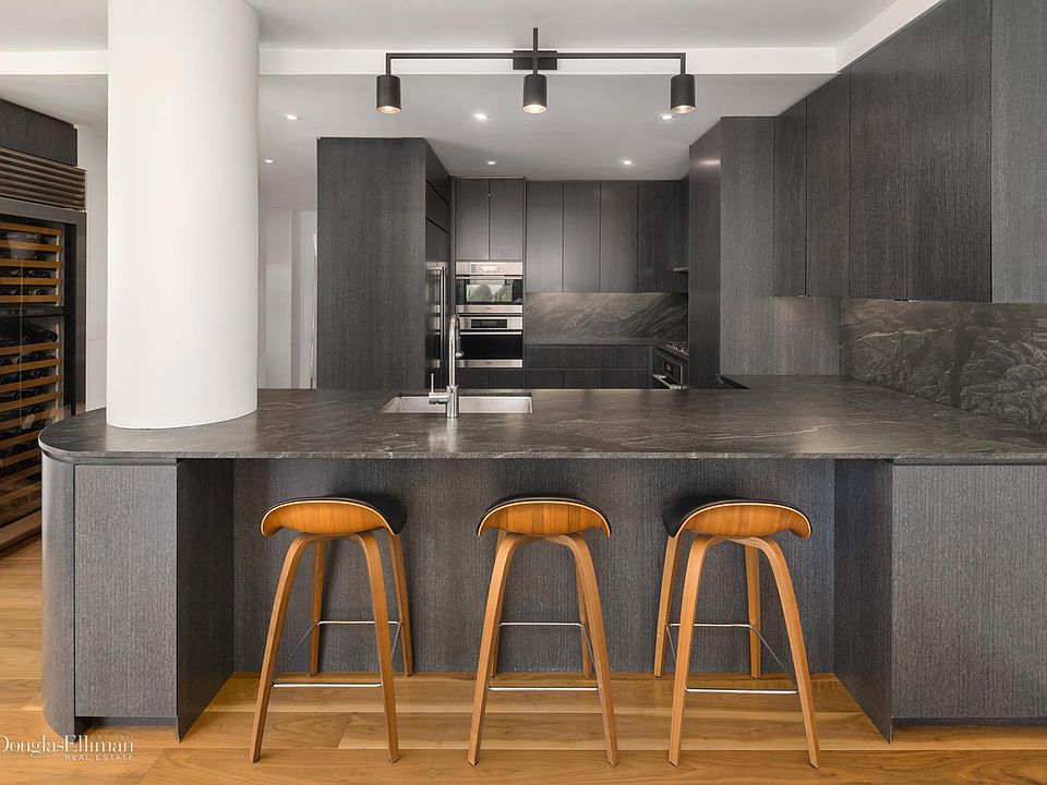 1st image of 155 W 70th St APT 10A
