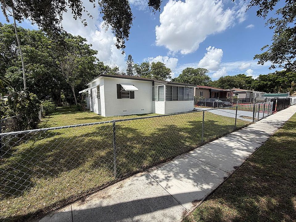 1st image of 560 NW 133rd St