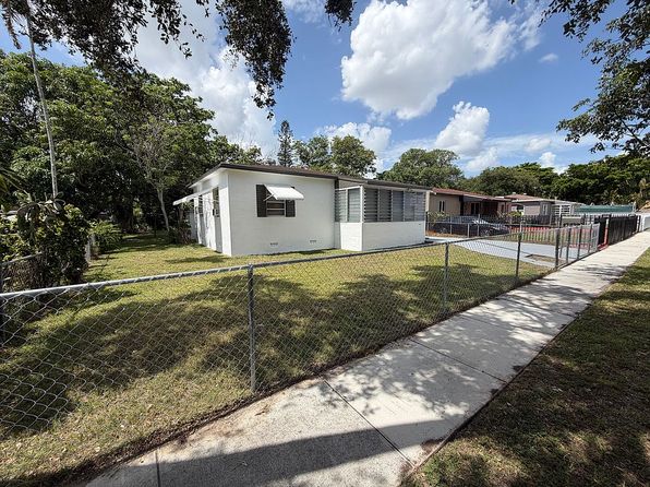 560 NW 133rd St