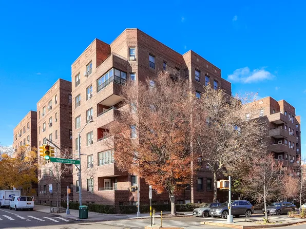 69-40 Yellowstone Boulevard image 20 of 21