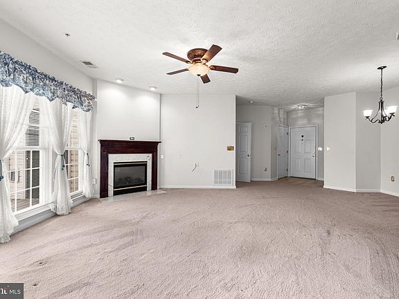 3rd image of 3 Brook Farm Ct #3H
