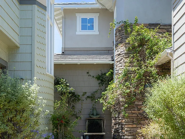 388 Bonair St — Photo 48
