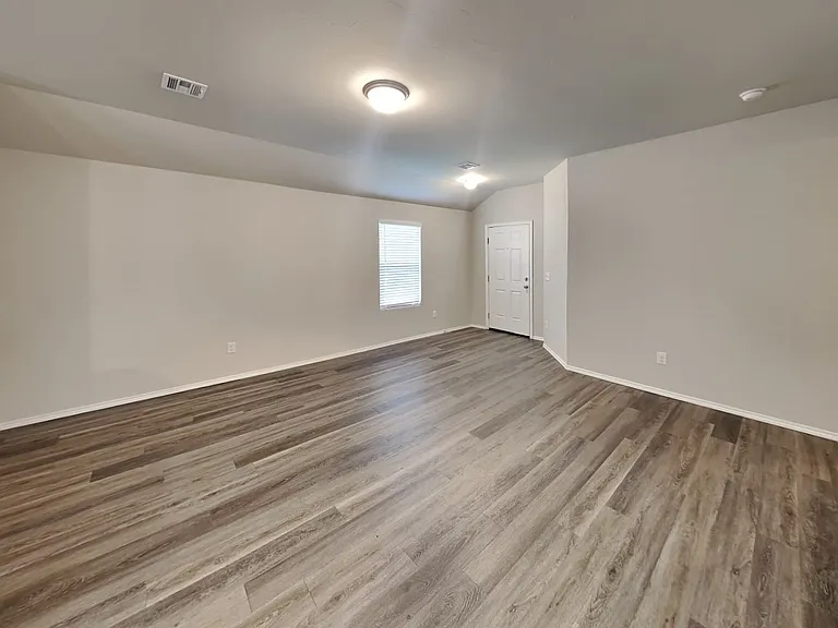 1432 Dustin Dr — Photo 6