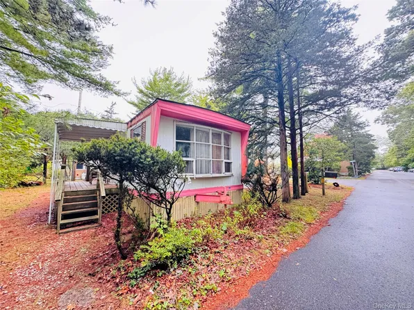 620 Montauk Highway #32, Westhampton Beach, NY 11978