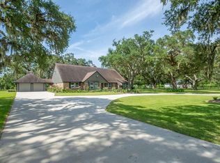 5685 County Road 823, West Columbia, TX 77486