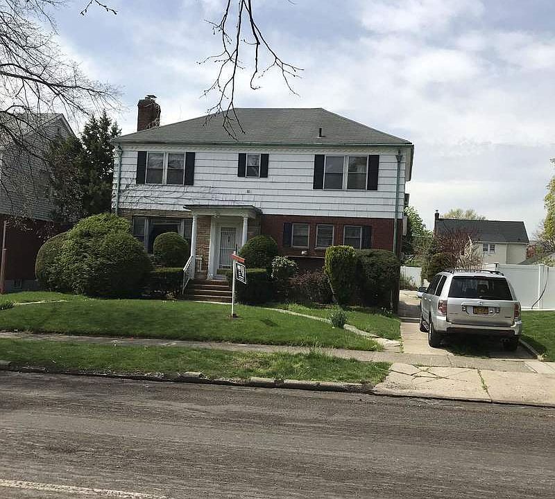 1st image of 8828 192nd St