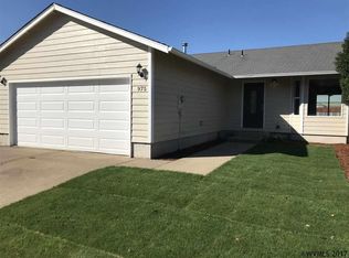 975 W D St, Lebanon, OR 97355