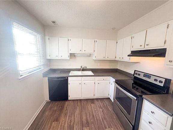 2nd image of 3229 Regents Park Ln Unit D
