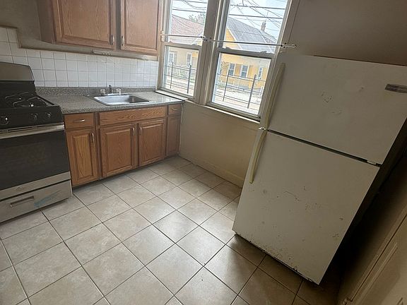 5th image of 355 Mundy Ln Unit 1E