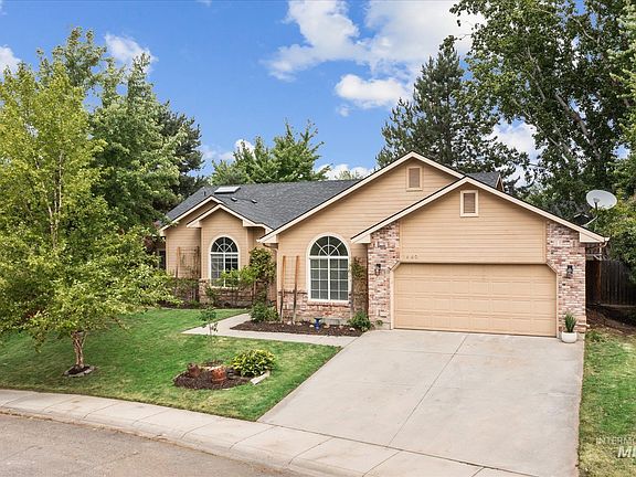 2nd image of 1449 N Echo Creek Pl