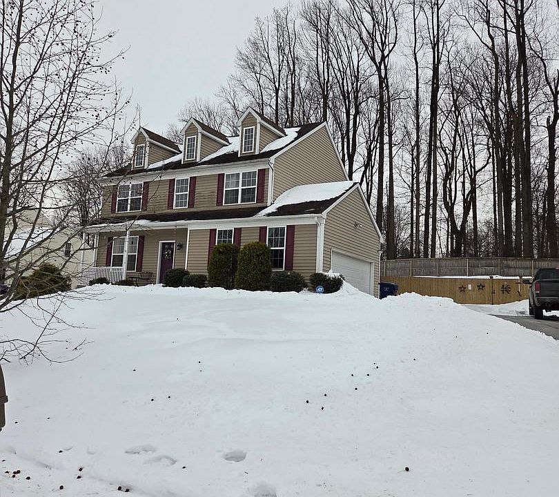 1st image of 119 Burgundy Ln