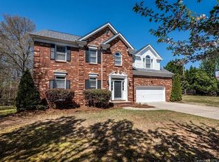 8913 Senter Ct, Charlotte, NC 28277