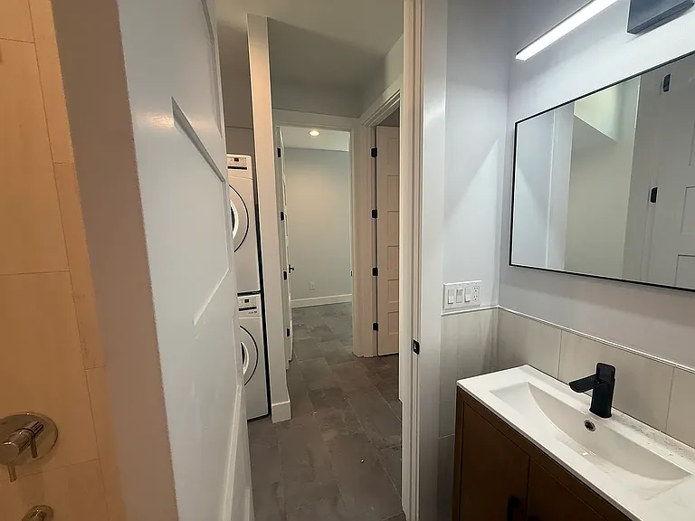 121 12th Ave N #102 — Photo 9