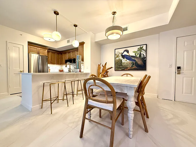 780 Sapodilla Ave #207 — Photo 6