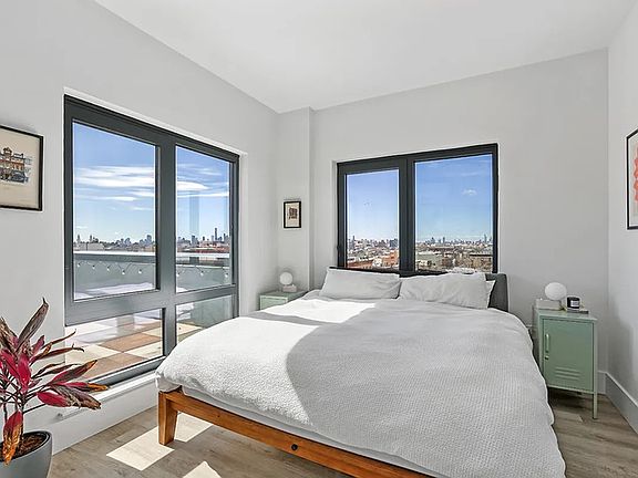 5th image of 1510 Gates Ave #1001