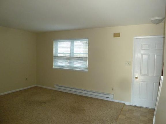 5th image of 322 Brook Ln