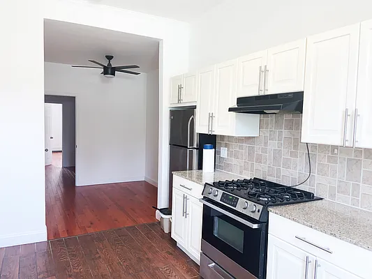 Rented by Stewart Harrison LLC | media 19