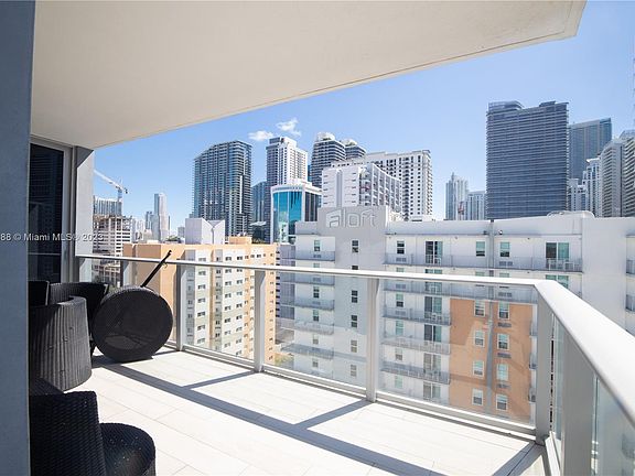 3rd image of 1010 SW 2nd Ave Unit 1203